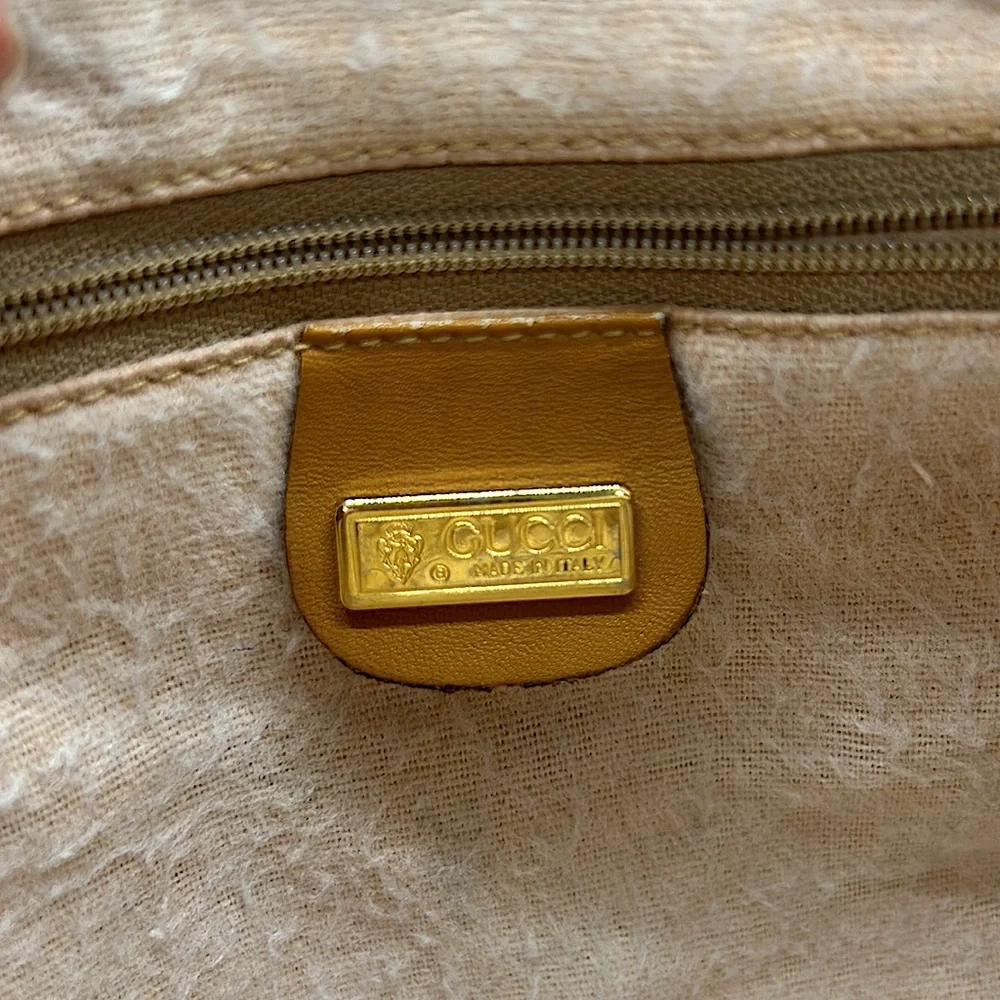 Gucci Authenticated Vintage Cream Leather GG Monogram Crossbody Purse Bag 🌸🌸 - Picture 7 of 12